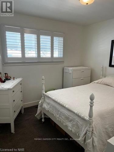 48 Mcdonald Avenue, Thorold, ON - Indoor Photo Showing Bedroom