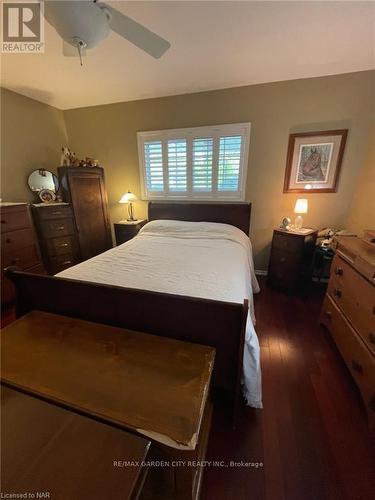 48 Mcdonald Avenue, Thorold, ON - Indoor Photo Showing Bedroom