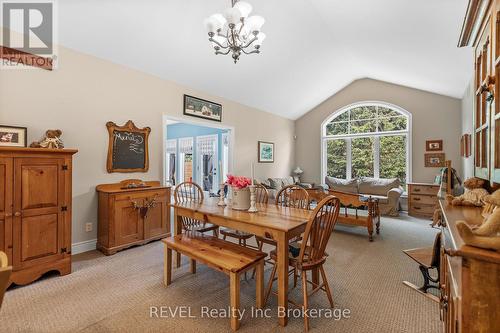 32 Sunrise Court, Fort Erie, ON - Indoor Photo Showing Dining Room