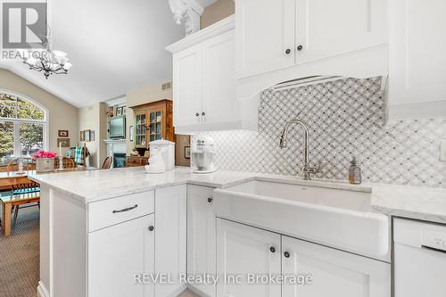 32 Sunrise Court, Fort Erie, ON - Indoor Photo Showing Kitchen