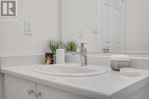 1309 Apollo Street, Oshawa, ON - Indoor Photo Showing Bathroom