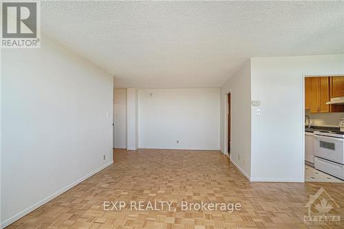 1102 - 265 Poulin Avenue, Britannia - Lincoln Heights And Area (6102 - Britannia), ON - Indoor Photo Showing Kitchen