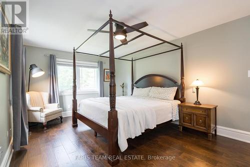 1602 Kale Drive, Innisfil, ON - Indoor Photo Showing Bedroom