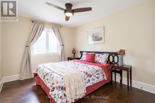 1602 Kale Drive, Innisfil, ON - Indoor Photo Showing Bedroom