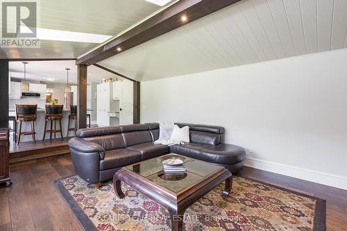 1602 Kale Drive, Innisfil, ON - Indoor Photo Showing Living Room