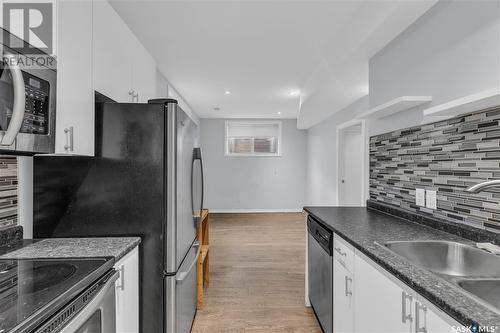 3250 37Th Street W, Saskatoon, SK - Indoor Photo Showing Kitchen