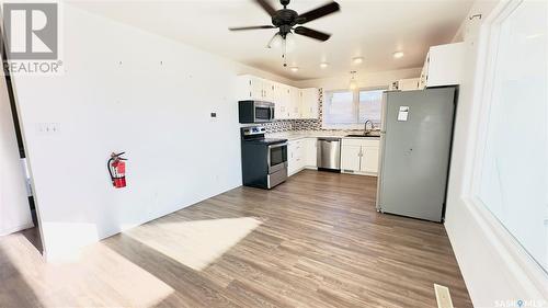 382 Appleby Crescent, Saskatoon, SK - Indoor Photo Showing Kitchen