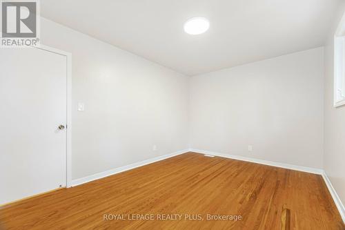 334 Oakwood Drive, Burlington, ON - Indoor Photo Showing Other Room