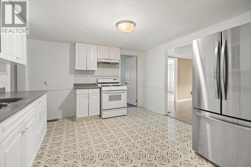 499 North Mill Street, Fort Erie (Ridgeway), ON - Indoor Photo Showing Kitchen