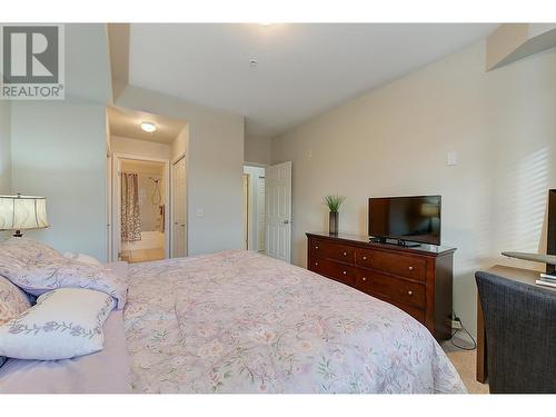 1875 Country Club Drive Unit# 1414, Kelowna, BC - Indoor Photo Showing Bedroom