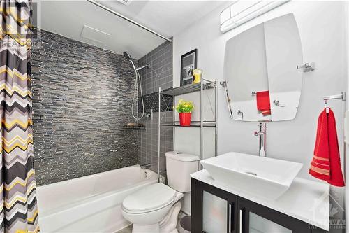 2000 Jasmine Crescent Unit#718, Ottawa, ON - Indoor Photo Showing Bathroom