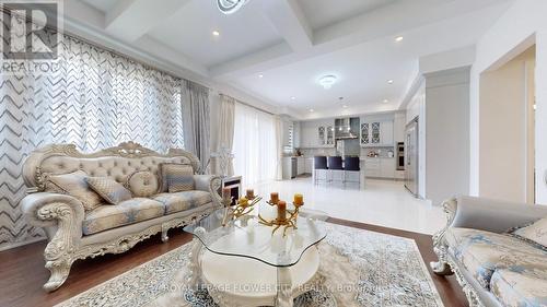 147 Wainfleet Crescent, Vaughan, ON - Indoor Photo Showing Living Room