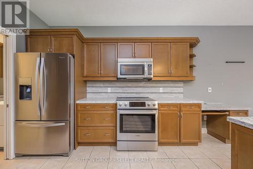 305 Skyline Avenue, London, ON - Indoor Photo Showing Kitchen With Stainless Steel Kitchen