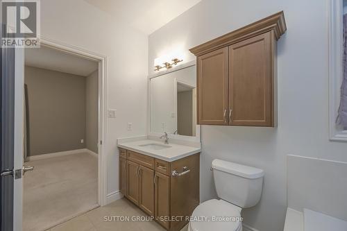 305 Skyline Avenue, London, ON - Indoor Photo Showing Bathroom