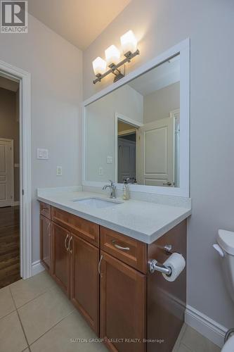 305 Skyline Avenue, London, ON - Indoor Photo Showing Bathroom