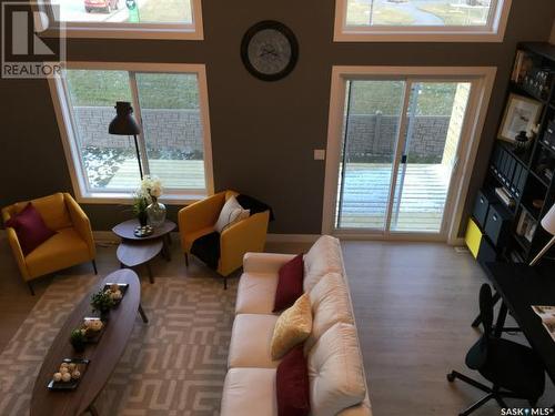 1 1070 Parr Hill Drive, Martensville, SK - Indoor Photo Showing Living Room