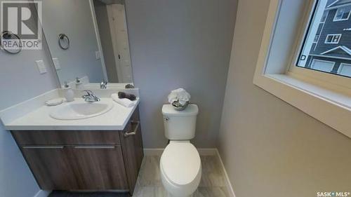 1 1070 Parr Hill Drive, Martensville, SK - Indoor Photo Showing Bathroom