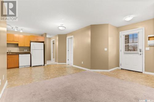 39 5023 James Hill Road, Regina, SK - Indoor Photo Showing Kitchen