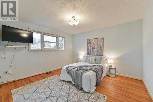 125 Renault Crescent, Toronto, ON - Indoor Photo Showing Bedroom