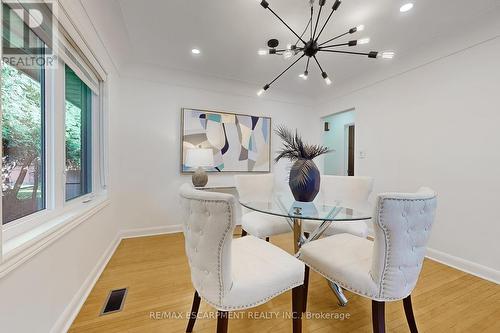 697 George Street, Burlington, ON - Indoor Photo Showing Dining Room