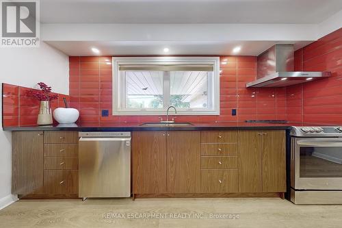 697 George Street, Burlington, ON - Indoor Photo Showing Kitchen