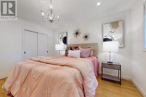 697 George Street, Burlington, ON - Indoor Photo Showing Bedroom