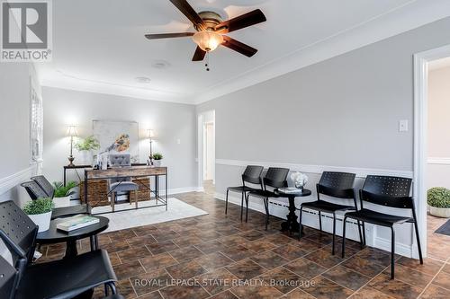 15 Empress Avenue, Hamilton, ON - Indoor Photo Showing Living Room