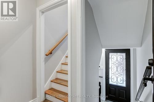 15 Empress Avenue, Hamilton, ON - Indoor Photo Showing Other Room