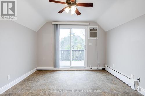 15 Empress Avenue, Hamilton, ON - Indoor Photo Showing Other Room