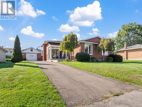 134 Champlain Drive N, Fort Erie (332 - Central), ON - Outdoor With Facade