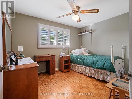 134 Champlain Drive N, Fort Erie (332 - Central), ON - Indoor Photo Showing Bedroom