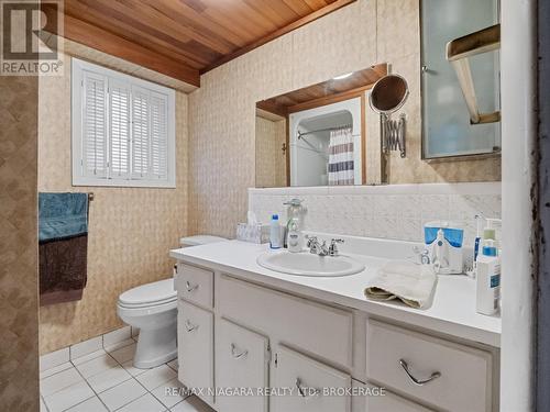 134 Champlain Drive N, Fort Erie (332 - Central), ON - Indoor Photo Showing Bathroom