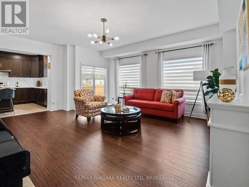 864 Burwell Street, Fort Erie, ON - Indoor Photo Showing Living Room