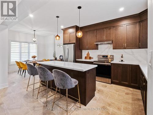 864 Burwell Street, Fort Erie, ON - Indoor Photo Showing Kitchen With Upgraded Kitchen