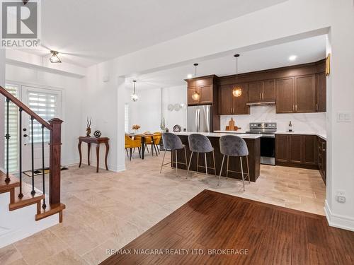 864 Burwell Street, Fort Erie, ON - Indoor Photo Showing Kitchen With Upgraded Kitchen