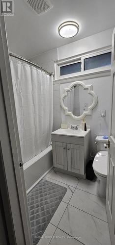 35 Starlight Crescent, Richmond Hill, ON - Indoor Photo Showing Bathroom