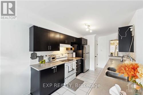 222 Kingswell Street, Ottawa, ON - Indoor Photo Showing Kitchen