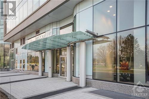 Front entrance on Carling. - 805 Carling Avenue Unit#708, Ottawa, ON - Outdoor With Exterior