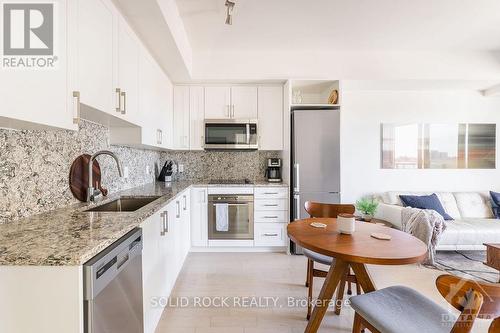 708 - 805 Carling Avenue, Ottawa, ON - Indoor Photo Showing Kitchen With Upgraded Kitchen