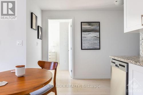 708 - 805 Carling Avenue, Ottawa, ON - Indoor Photo Showing Kitchen