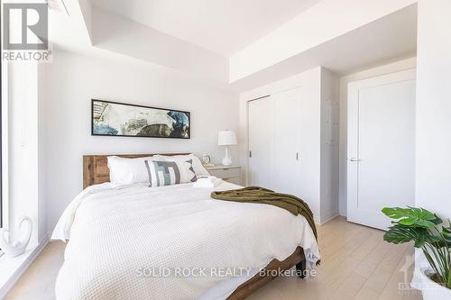 708 - 805 Carling Avenue, Ottawa, ON - Indoor Photo Showing Bedroom