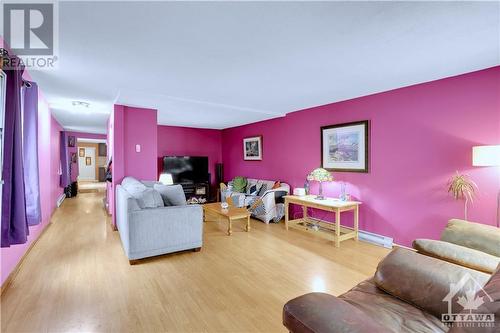 76 Stonehurst Street, Ottawa, ON - Indoor Photo Showing Living Room