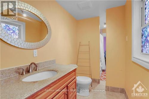 76 Stonehurst Avenue, Ottawa, ON - Indoor Photo Showing Bathroom