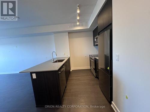 1902 - 4130 Parkside Village Drive, Mississauga, ON - Indoor Photo Showing Kitchen