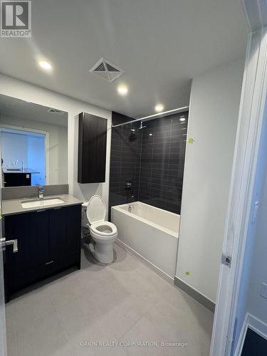 1902 - 4130 Parkside Village Drive, Mississauga, ON - Indoor Photo Showing Bathroom