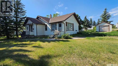 314 Railway Avenue, Neville, SK - Outdoor With Facade