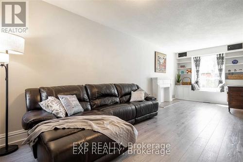 50 William Street, Hamilton, ON - Indoor Photo Showing Living Room