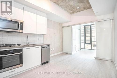 711 - 195 Mccaul Street, Toronto, ON - Indoor Photo Showing Kitchen With Upgraded Kitchen