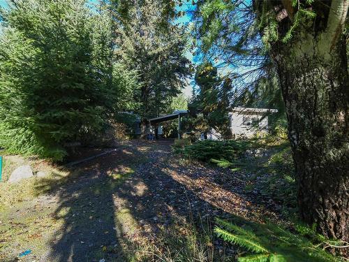 7832 Tozer Rd, Fanny Bay, BC 