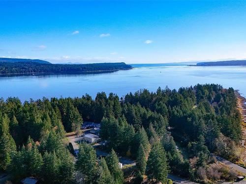 7832 Tozer Rd, Fanny Bay, BC 